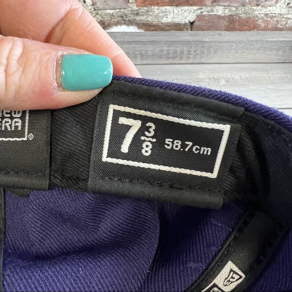 New Era 59Fifty Men’s Seattle Mariners Hat Purple/Gold Fitted - Picture 9 of 9